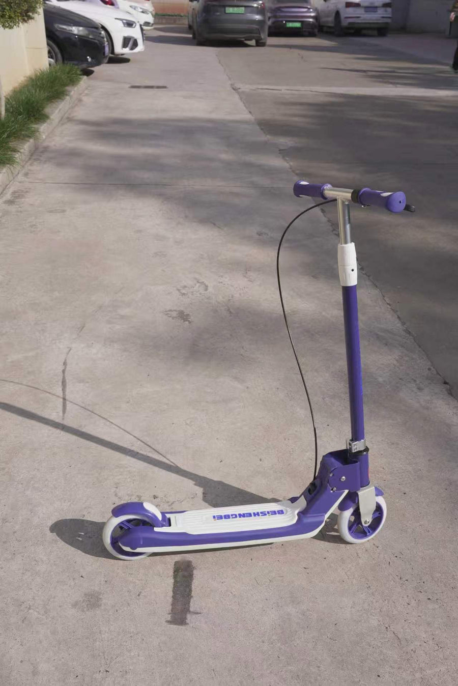Kids’ scooter (non-electric) Angle 2